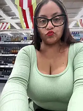 Snapshot of Sol_biglips chatting on January 30, 2025, 1:10 pm Sol biglips online show from January 30, 2025, 1:10 pm