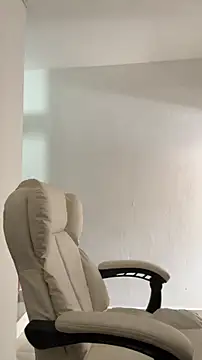 Snapshot of Sol_biglips chatting on November 10, 2025, 3:22 pm Sol biglips online show from November 10, 2025, 3:22 pm