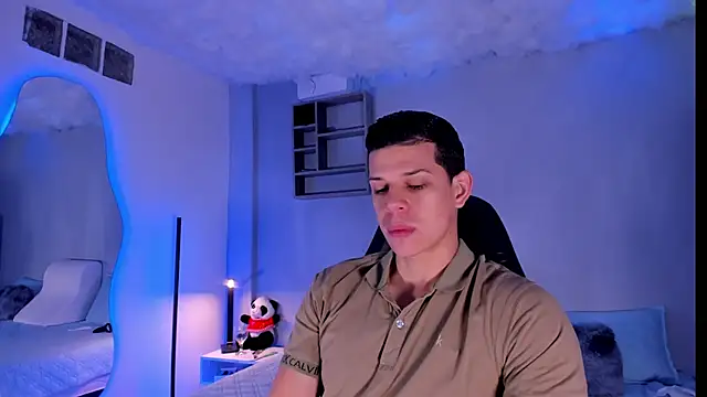 Snapshot of MarcoSullivan chatting on December 14, 2025, 1:49 pm MarcoSullivan online show from December 14, 2025, 1:49 pm