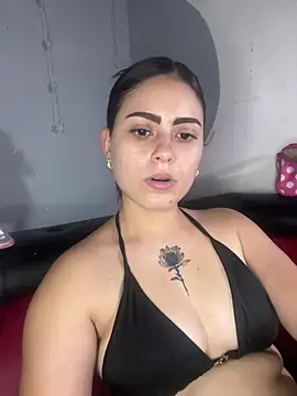 Snapshot of Azuna25 chatting on July 2, 2026, 8:26 pm Azuna25 online show from July 2, 2026, 8:26 pm