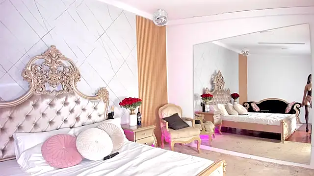 JulissaWilson online show from December 13, 2025, 10:15 pm