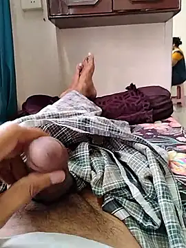 AUNTY1984 online show from September 24, 2025, 3:10 am