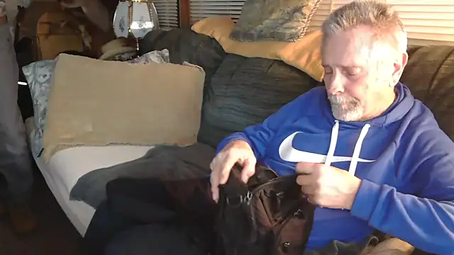 Snapshot of Bramro409 chatting on February 12, 2026, 4:29 am Bramro409 online show from February 12, 2026, 4:29 am