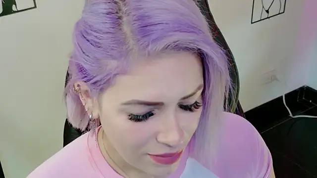 Natalia Montoya online show from February 1, 2026, 3:49 am