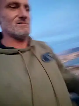 Snapshot of FloppyPickle4u chatting on February 4, 2025, 1:23 am FloppyPickle4u online show from February 4, 2025, 1:23 am