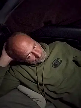 Snapshot of FloppyPickle4u chatting on February 10, 2025, 8:31 am FloppyPickle4u online show from February 10, 2025, 8:31 am