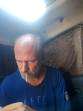 Snapshot of FloppyPickle4u chatting on February 10, 2025, 6:56 pm FloppyPickle4u online show from February 10, 2025, 6:56 pm