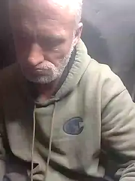 Snapshot of FloppyPickle4u chatting on February 12, 2025, 4:23 am FloppyPickle4u online show from February 12, 2025, 4:23 am