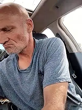 Snapshot of FloppyPickle4u chatting on February 28, 2025, 7:35 pm FloppyPickle4u online show from February 28, 2025, 7:35 pm