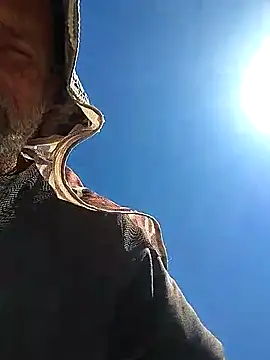 Snapshot of FloppyPickle4u chatting on March 9, 2025, 9:25 pm FloppyPickle4u online show from March 9, 2025, 9:25 pm