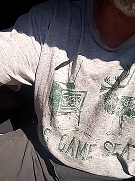 Snapshot of FloppyPickle4u chatting on March 18, 2025, 6:04 pm FloppyPickle4u online show from March 18, 2025, 6:04 pm