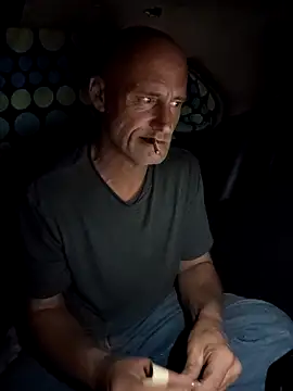 Snapshot of FloppyPickle4u chatting on January 6, 2026, 9:24 am FloppyPickle4u online show from January 6, 2026, 9:24 am