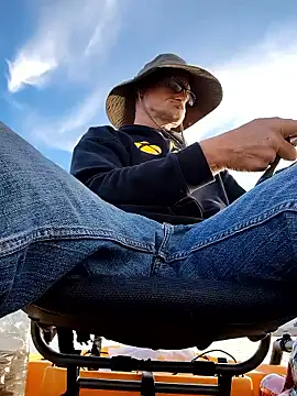 Snapshot of FloppyPickle4u chatting on January 7, 2026, 11:18 pm FloppyPickle4u online show from January 7, 2026, 11:18 pm