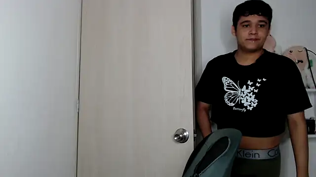 kaiine190 online show from October 24, 2025, 11:06 am