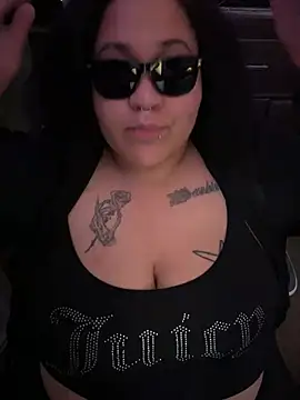 Snapshot of Juicyjordie chatting on April 10, 2026, 5:45 am Juicyjordie online show from April 10, 2026, 5:45 am