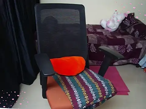 Arushisingh8888 online show from February 7, 2026, 1:37 pm