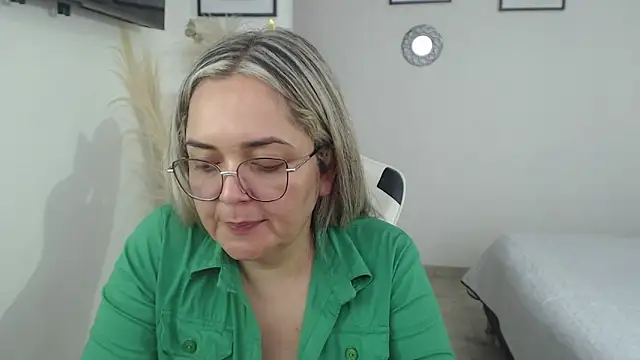 Snapshot of samy_vsn chatting on March 8, 2026, 8:12 pm samy vsn online show from March 8, 2026, 8:12 pm