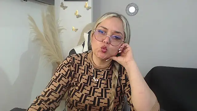 Snapshot of samy_vsn chatting on March 18, 2026, 6:22 pm samy vsn online show from March 18, 2026, 6:22 pm