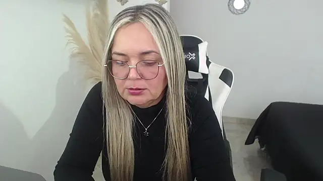 Snapshot of samy_vsn chatting on March 19, 2026, 6:23 pm samy vsn online show from March 19, 2026, 6:23 pm