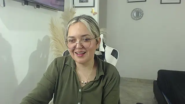 Snapshot of samy_vsn chatting on March 22, 2026, 1:42 am samy vsn online show from March 22, 2026, 1:42 am
