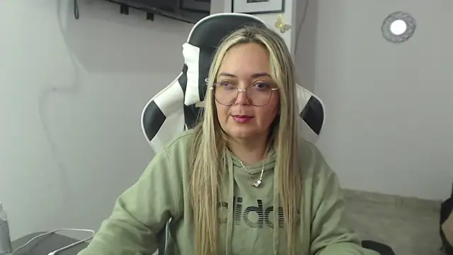 Snapshot of samy_vsn chatting on March 28, 2026, 4:28 pm samy vsn online show from March 28, 2026, 4:28 pm