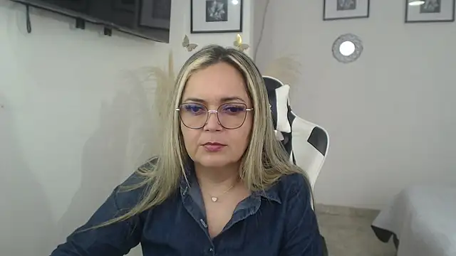 Snapshot of samy_vsn chatting on April 9, 2026, 9:20 pm samy vsn online show from April 9, 2026, 9:20 pm