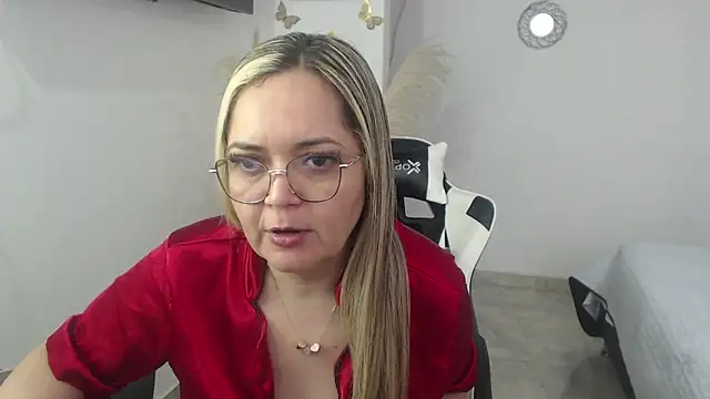 Snapshot of samy_vsn chatting on April 12, 2026, 2:33 pm samy vsn online show from April 12, 2026, 2:33 pm