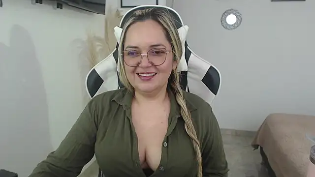 Snapshot of samy_vsn chatting on April 20, 2026, 6:20 pm samy vsn online show from April 20, 2026, 6:20 pm