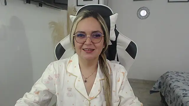 Snapshot of samy_vsn chatting on May 1, 2026, 8:57 pm samy vsn online show from May 1, 2026, 8:57 pm