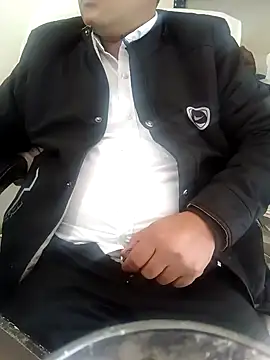 Snapshot of Hot-man39 chatting on December 11, 2024, 10:14 am Hot-man39 online show from December 11, 2024, 10:14 am