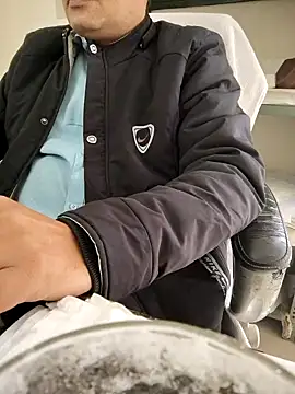 Snapshot of Hot-man39 chatting on January 1, 2025, 5:54 am Hot-man39 online show from January 1, 2025, 5:54 am