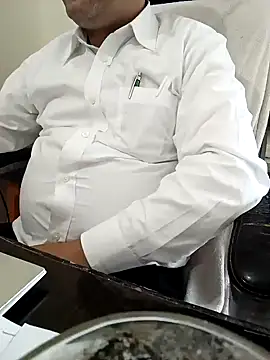 Snapshot of Hot-man39 chatting on January 18, 2025, 11:43 am Hot-man39 online show from January 18, 2025, 11:43 am