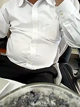 Snapshot of Hot-man39 chatting on January 28, 2025, 11:17 am Hot-man39 online show from January 28, 2025, 11:17 am