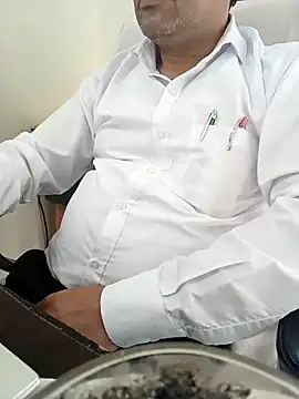 Snapshot of Hot-man39 chatting on February 1, 2025, 6:00 am Hot-man39 online show from February 1, 2025, 6:00 am