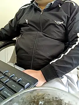 Snapshot of Hot-man39 chatting on February 22, 2025, 6:28 am Hot-man39 online show from February 22, 2025, 6:28 am