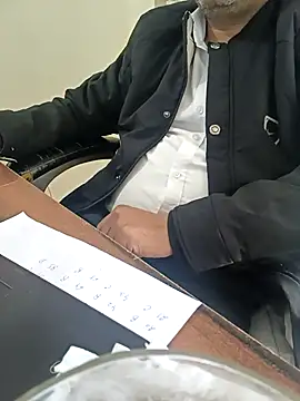 Snapshot of Hot-man39 chatting on December 4, 2025, 9:40 am Hot-man39 online show from December 4, 2025, 9:40 am