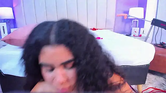 Snapshot of Liana_Asaff chatting on February 26, 2025, 3:21 am Liana Asaff online show from February 26, 2025, 3:21 am