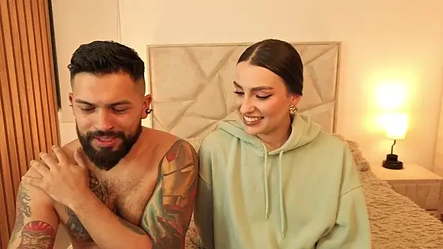 Snapshot of teseo_and_afroditha_ chatting on December 4, 2025, 3:27 am teseo and afroditha online show from December 4, 2025, 3:27 am