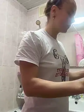 Snapshot of AlisaKissss chatting on February 8, 2025, 6:44 pm AlisaKissss online show from February 8, 2025, 6:44 pm