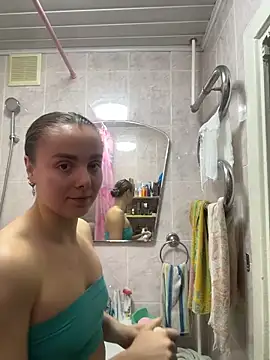 Snapshot of AlisaKissss chatting on November 17, 2025, 6:14 pm AlisaKissss online show from November 17, 2025, 6:14 pm