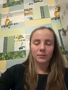 Snapshot of AlisaKissss chatting on April 4, 2026, 6:49 pm AlisaKissss online show from April 4, 2026, 6:49 pm