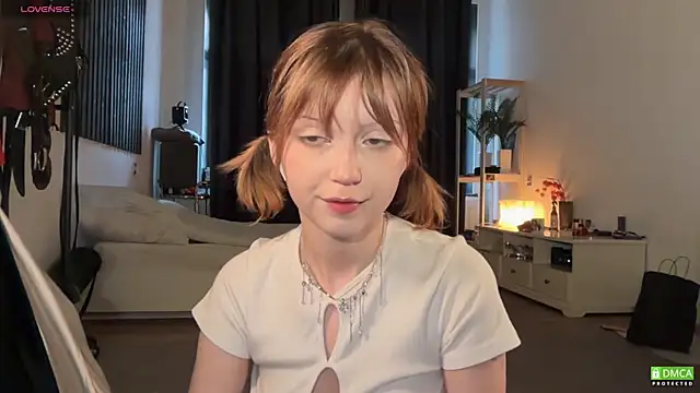 electric babe online show from October 28, 2025, 10:41 am