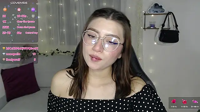 Snapshot of mily_thomson_b_ chatting on March 14, 2025, 2:10 am mily thomson b online show from March 14, 2025, 2:10 am