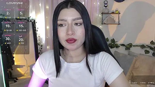 Snapshot of mily_thomson_b_ chatting on December 4, 2025, 6:16 pm mily thomson b online show from December 4, 2025, 6:16 pm