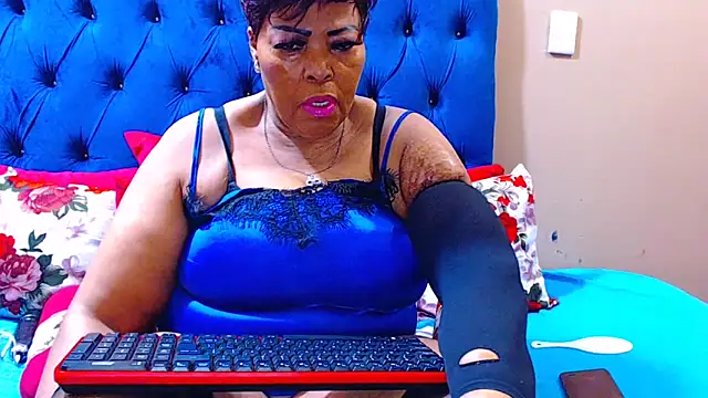 ebonycandy10 online show from September 11, 2025, 4:23 am