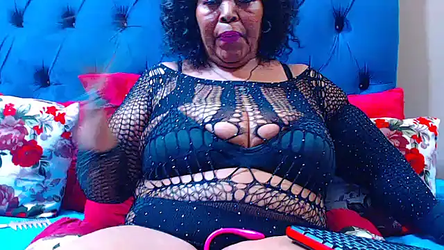 ebonycandy10 online show from October 15, 2025, 6:19 pm