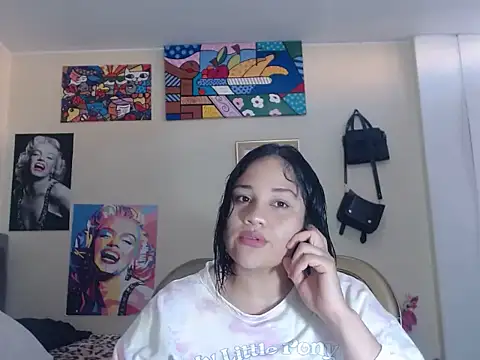 melissa4855 online show from November 17, 2025, 9:31 pm