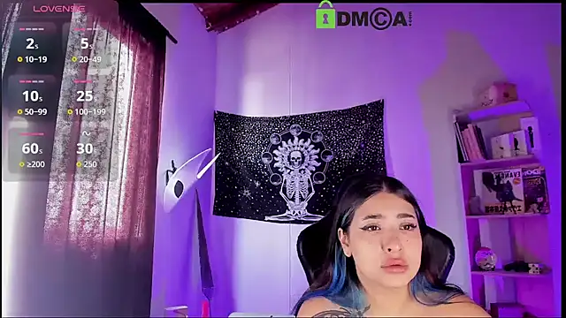 sweetcoralinee online show from January 14, 2026, 2:44 pm