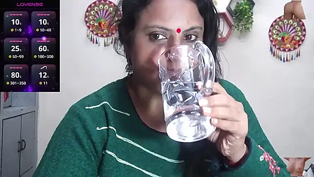 Sexy komolika online show from December 18, 2025, 12:00 pm