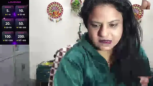 Sexy komolika online show from January 7, 2026, 3:42 am